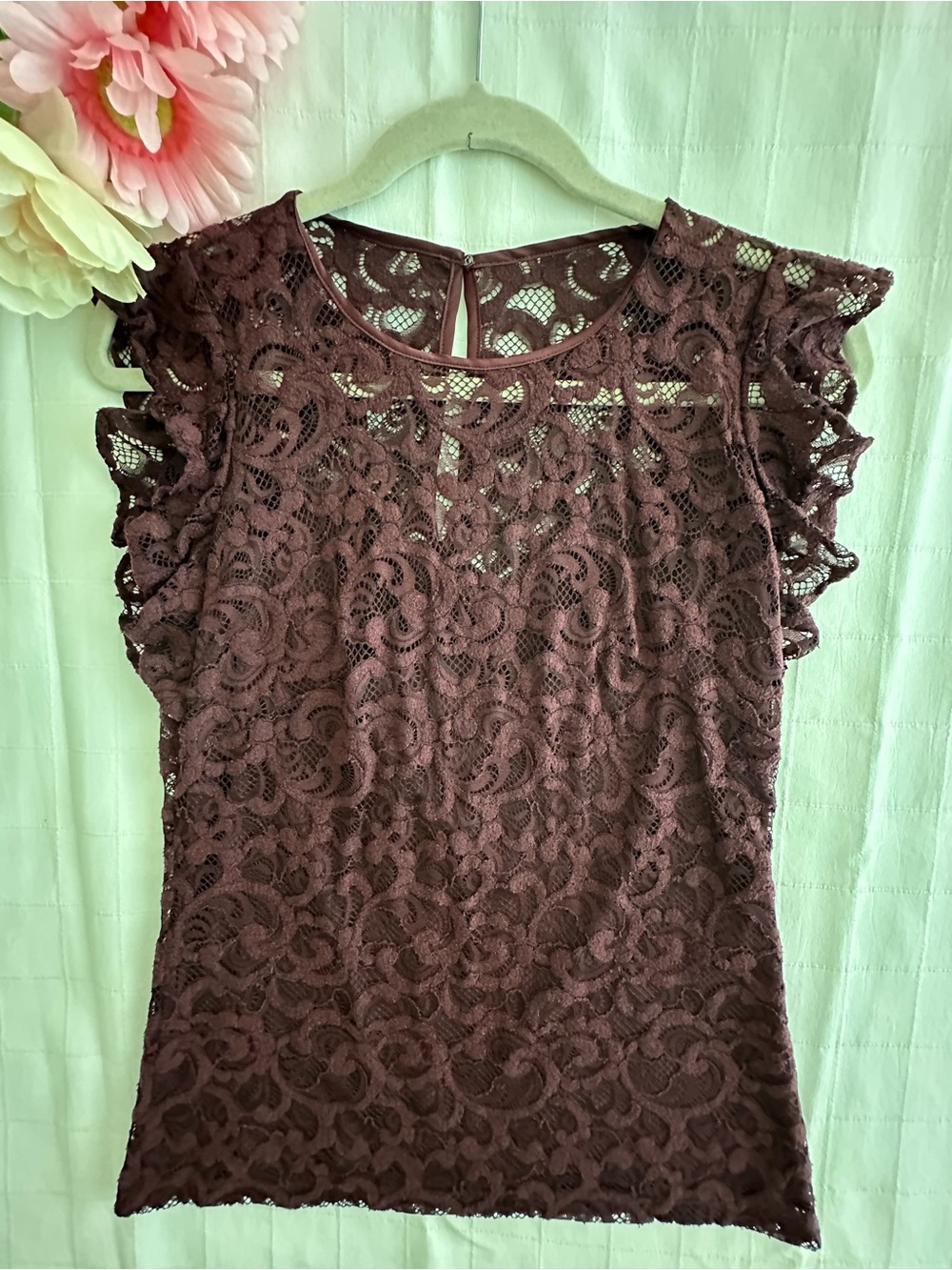 White House Black Market Brand New Women's Lace Flutter Sleeve Top — Deep Mauve
